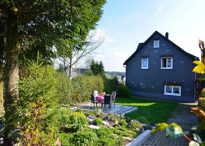 Holiday Home In Neustadt Am Rennsteig With Pond